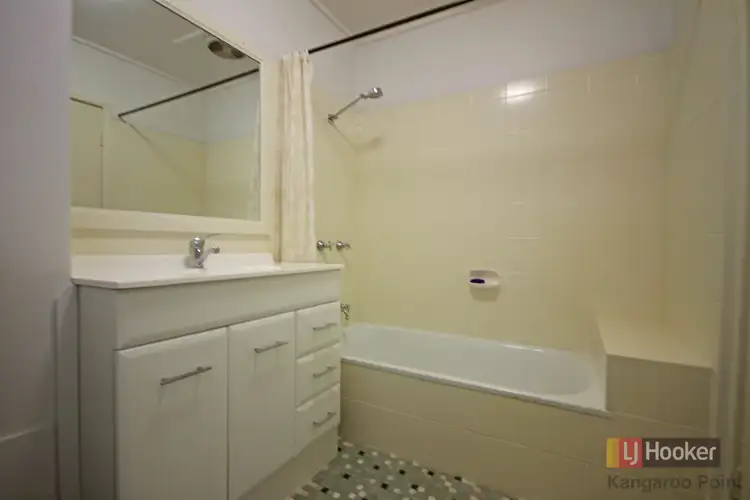 Sixth view of Homely unit listing, 8/72 Heath Street, East Brisbane QLD 4169