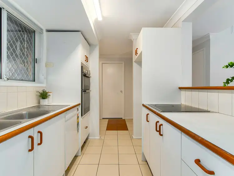 Fifth view of Homely townhouse listing, 2/42 Brookfield Road, Kedron QLD 4031