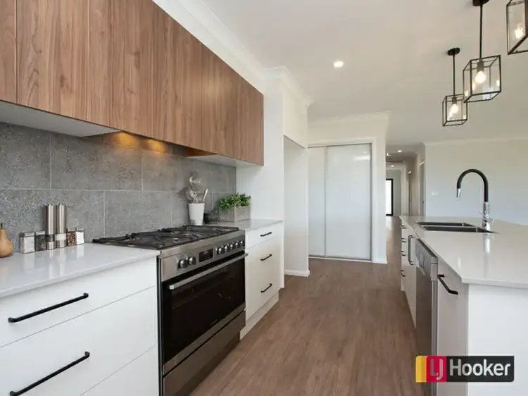 Second view of Homely house listing, 7 Jersey Close, Calala NSW 2340