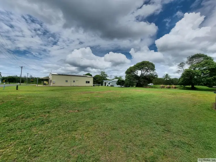 3 Taylor Street, Tully Heads QLD 4854