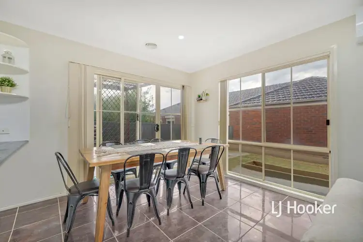Fifth view of Homely house listing, 8 Lawrence Close, Pakenham VIC 3810