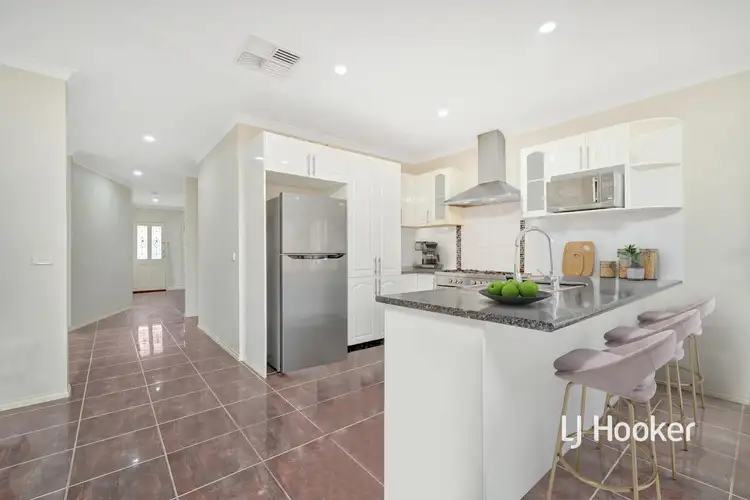 Sixth view of Homely house listing, 8 Lawrence Close, Pakenham VIC 3810