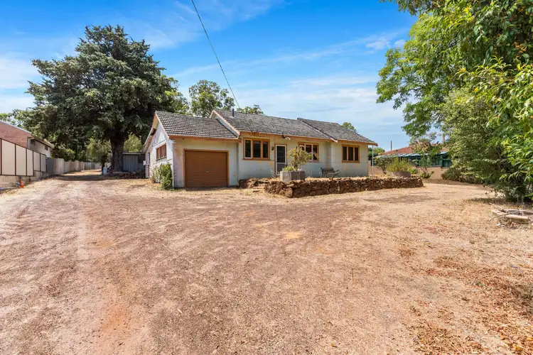 15 Hovea Crescent, Walliston WA 6076