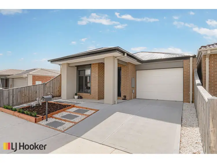 22 Botwood Street, Mickleham VIC 3064