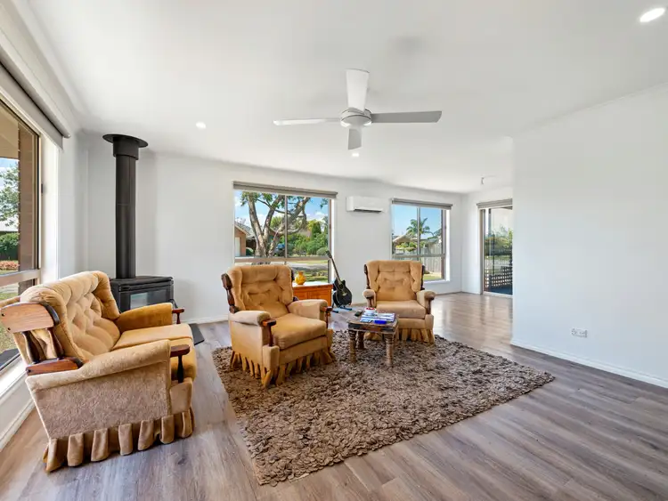 Fifth view of Homely house listing, 2 Tairua Place, Eastwood VIC 3875