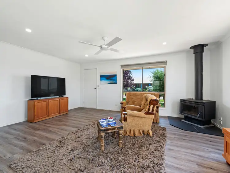 Seventh view of Homely house listing, 2 Tairua Place, Eastwood VIC 3875