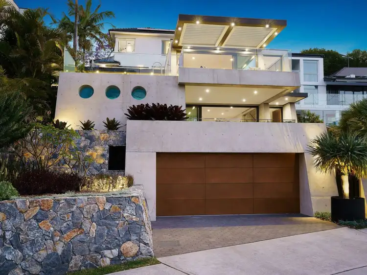 8 Delecta Avenue