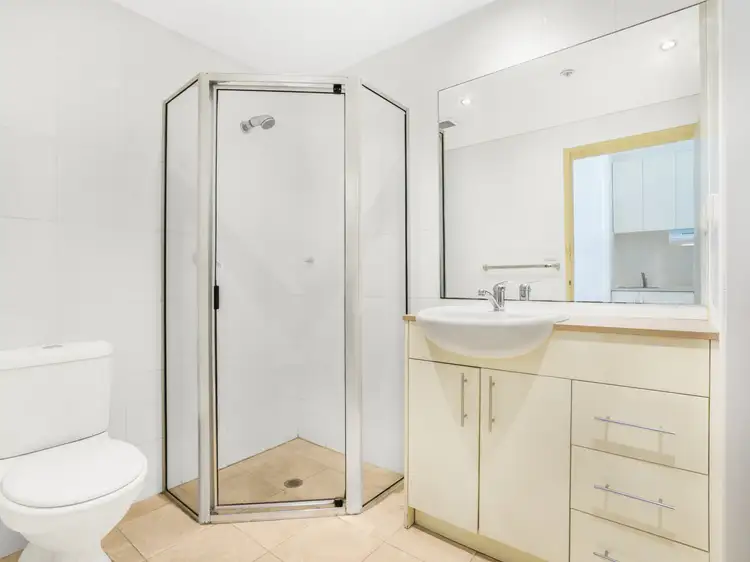 Fifth view of Homely unit listing, 74/2-8 Dixon St, Sydney NSW 2000