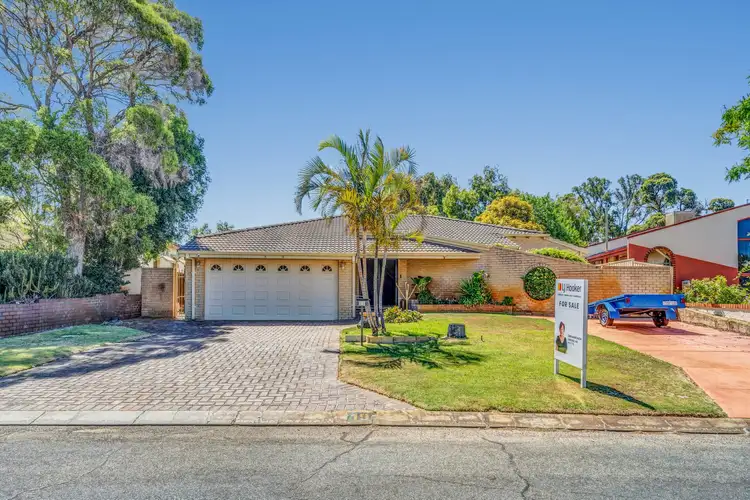 19 Regency Drive, Thornlie WA 6108