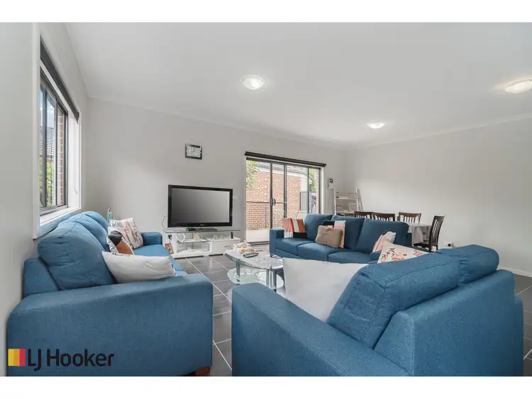 Fifth view of Homely house listing, 8 Fame Way, Craigieburn VIC 3064