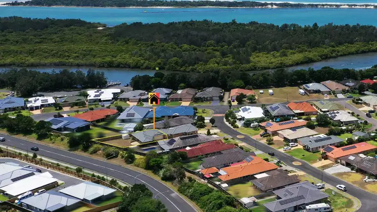 2/3 Cooloon Avenue, Harrington NSW 2427