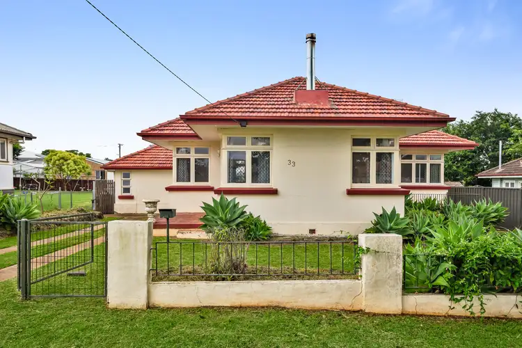 33 Priest Street, Rockville QLD 4350