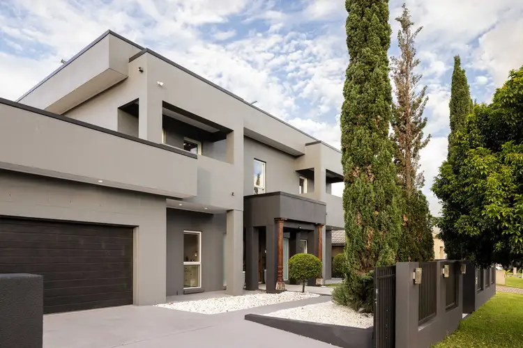 4 Apulia Place