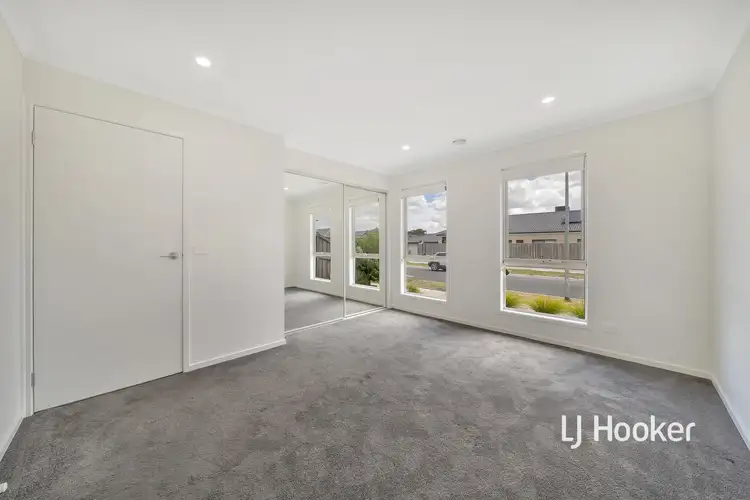 Second view of Homely house listing, 3 Hargood Place, Cranbourne East VIC 3977