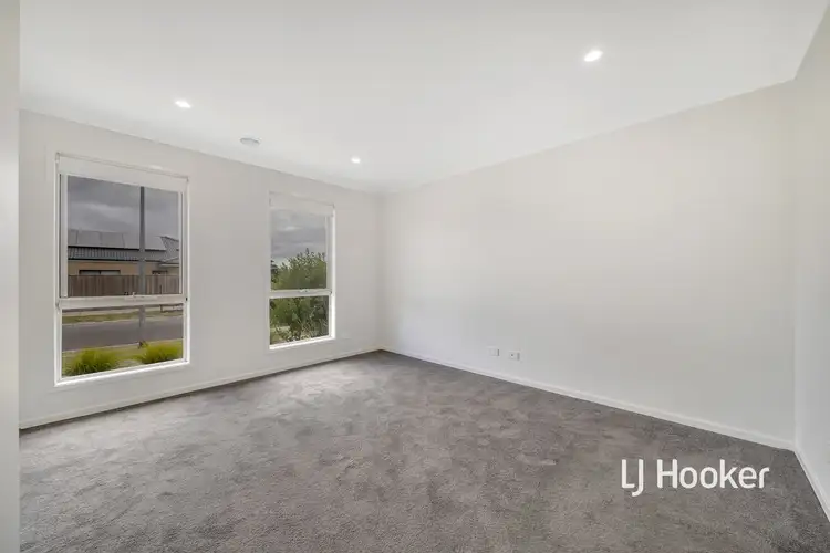 Third view of Homely house listing, 3 Hargood Place, Cranbourne East VIC 3977