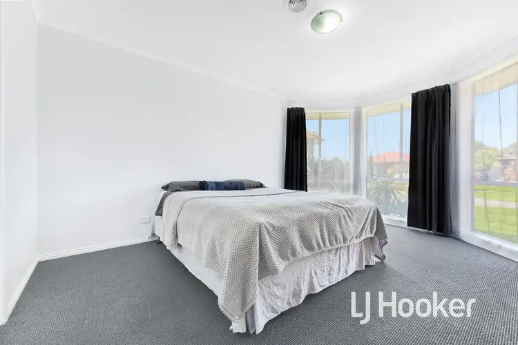 Sixth view of Homely house listing, 8 Belalie Close, Hampton Park VIC 3976