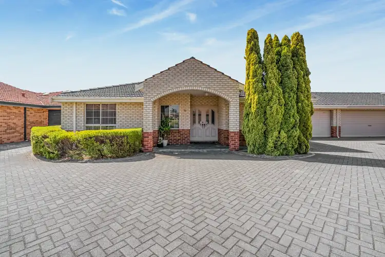 22/7 Lester Drive, Thornlie WA 6108