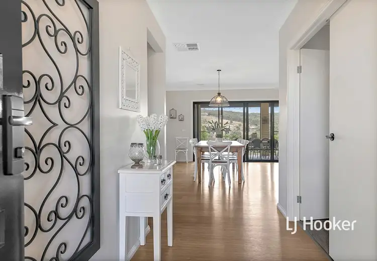 3 Lucca Way, Hidden Valley VIC 3756