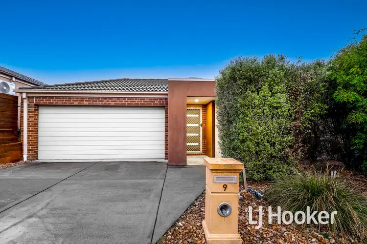 9 Hamish Avenue, Pakenham VIC 3810