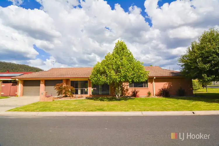 13 Fullagar Avenue, Lithgow NSW 2790
