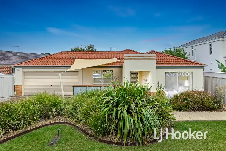15 Creekwood Avenue, Pakenham VIC 3810