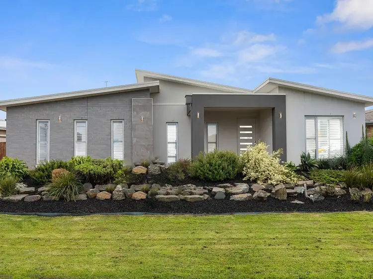 53 Woodland Heath Drive