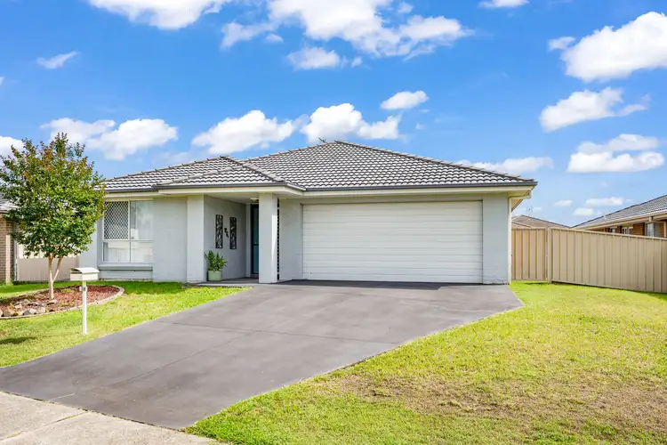 38 Sapphire Drive, Rutherford NSW 2320
