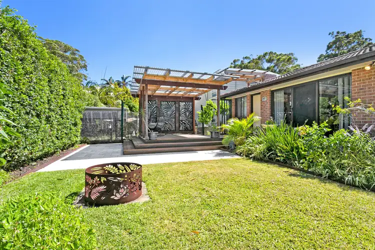 18 Ocean Beach Road, Shoal Bay NSW 2315