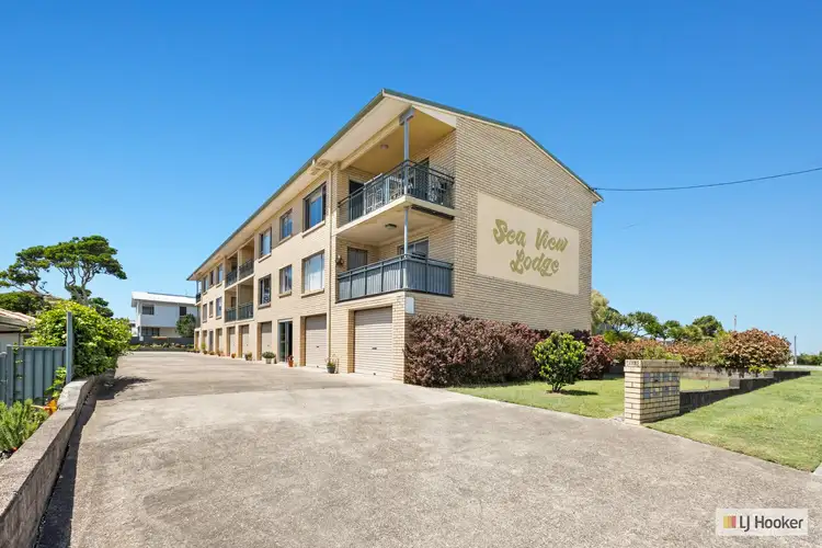2/32 Seaview Street