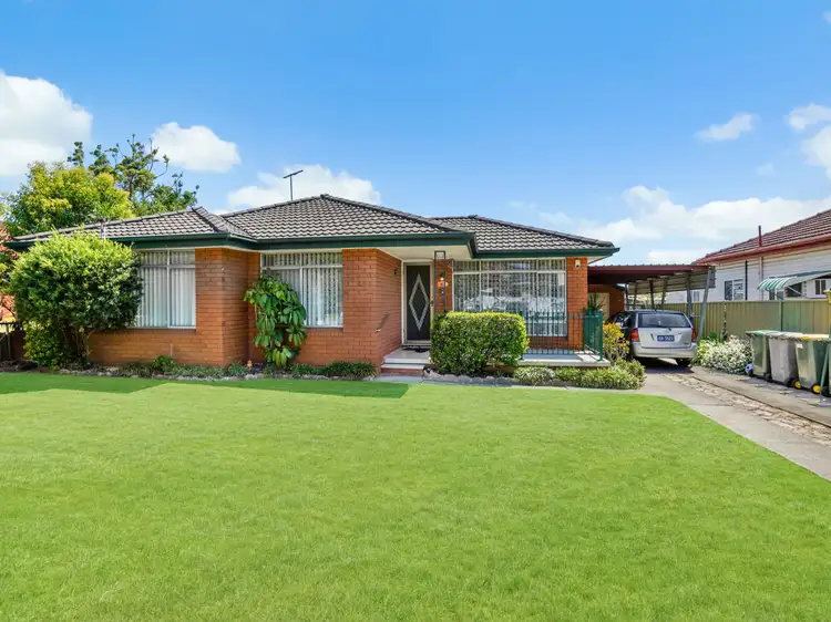 11 Christie Street, Minto NSW 2566