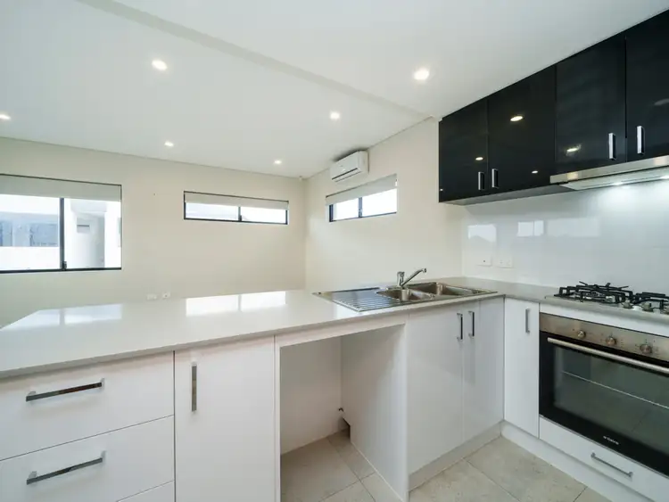 Sixth view of Homely apartment listing, 6/389 Daly Street, Cloverdale WA 6105