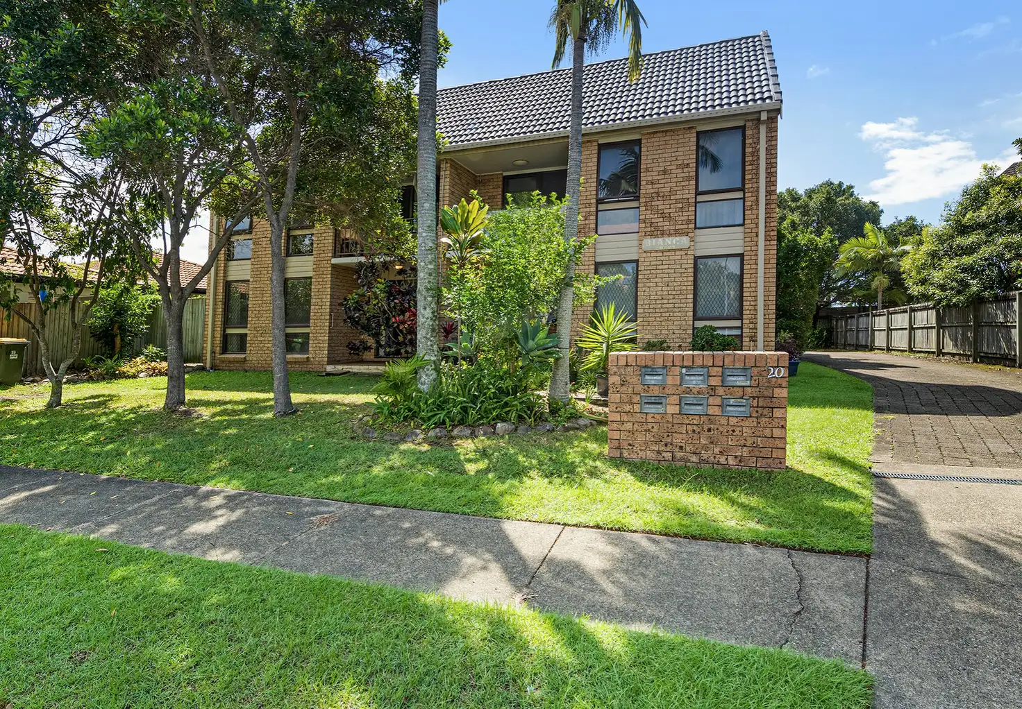Main view of Homely unit listing, 1/20 Sigatoka Place, Clear Island Waters QLD 4226