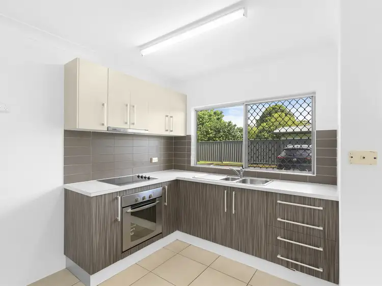 1/239-241 Lyons Street, Westcourt QLD 4870