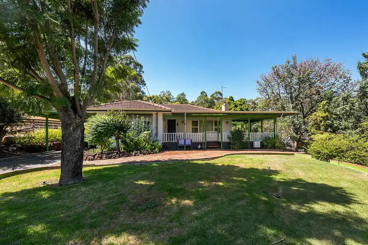 4 Jones Street, Kalamunda WA 6076