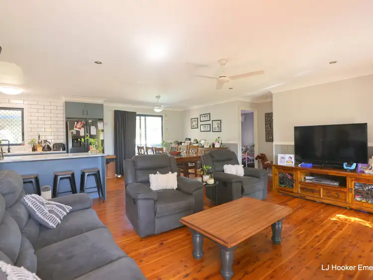 Sixth view of Homely house listing, 8 Vicki Close, Emerald QLD 4720