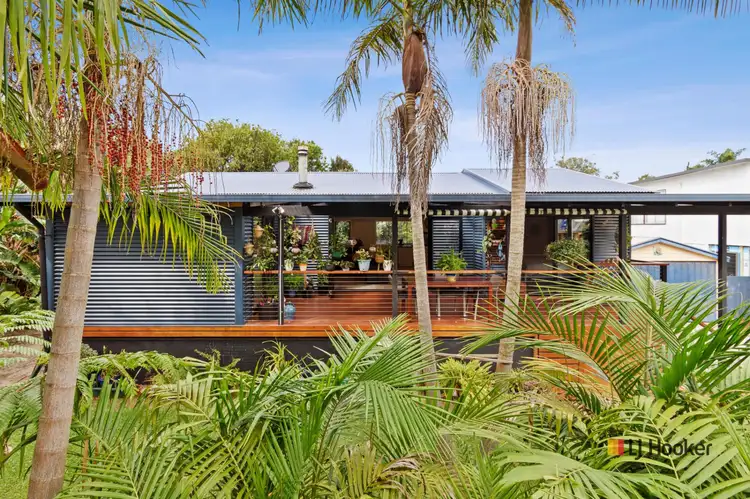 17 Yarralumla Crescent, Tomakin NSW 2537