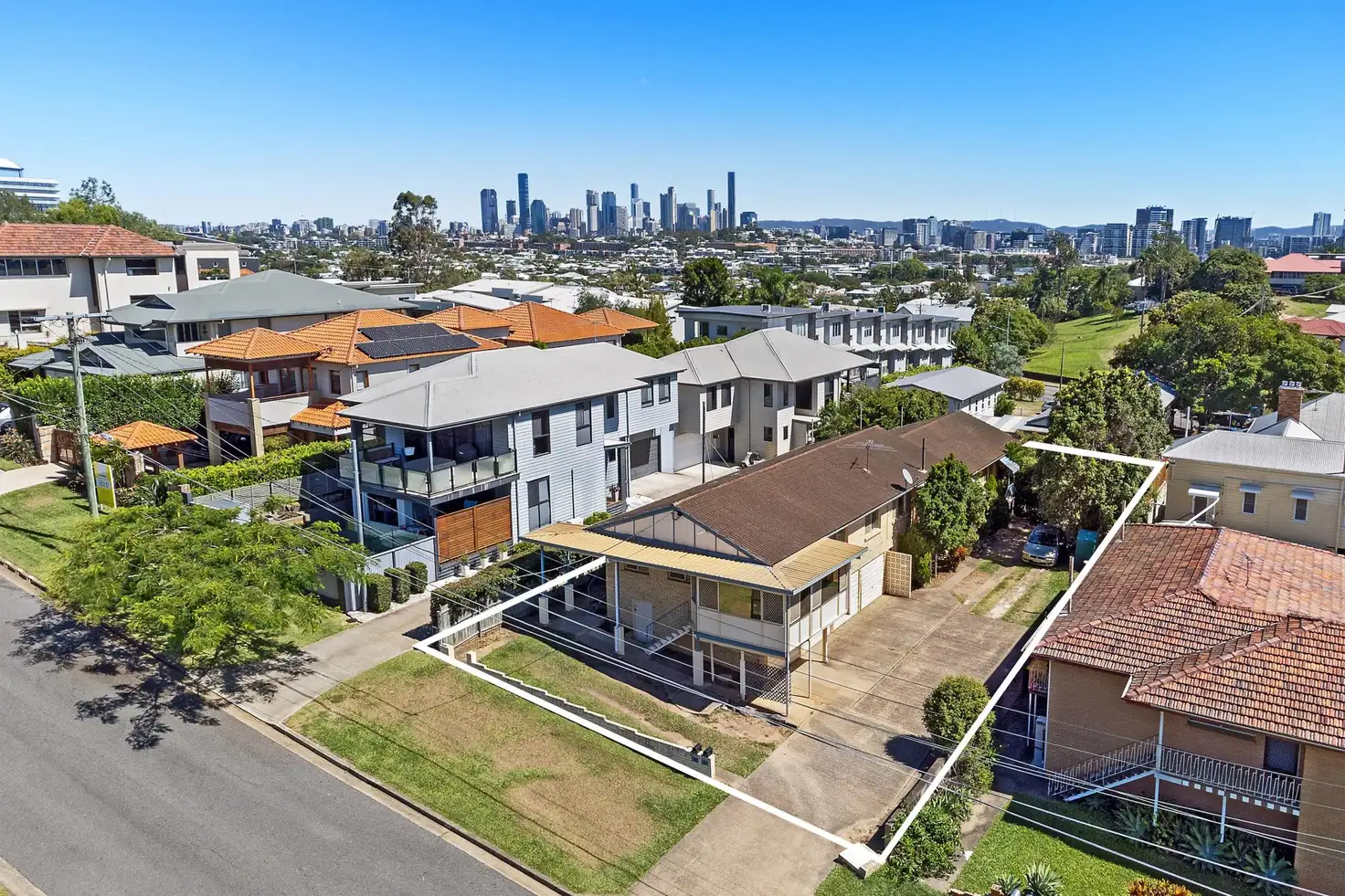 Main view of Homely block of units listing, 1-4/14 Thorpe Street, Balmoral QLD 4171