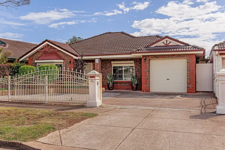 30 Lachlan Street