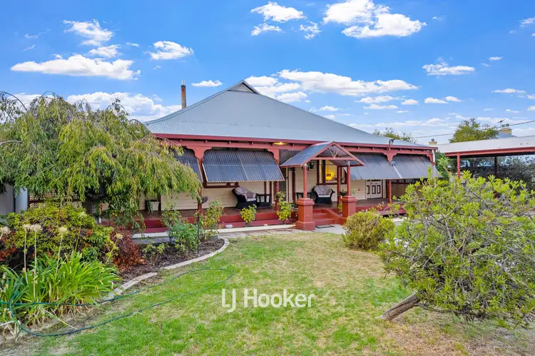 16 Hutton Street, Collie WA 6225