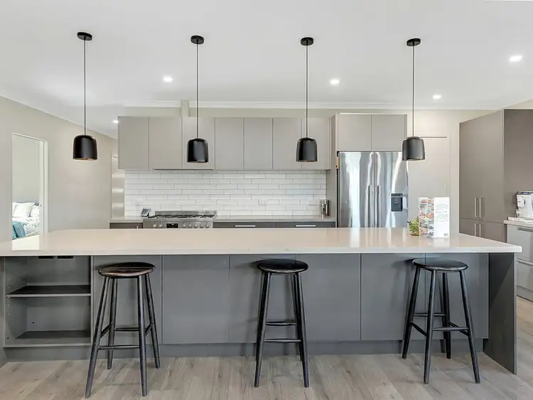 19 Black Range Avenue, Craigieburn VIC 3064