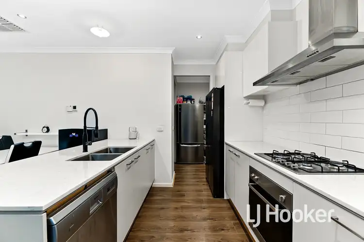 Fifth view of Homely house listing, 9 Sunnycroft Lane, Clyde VIC 3978