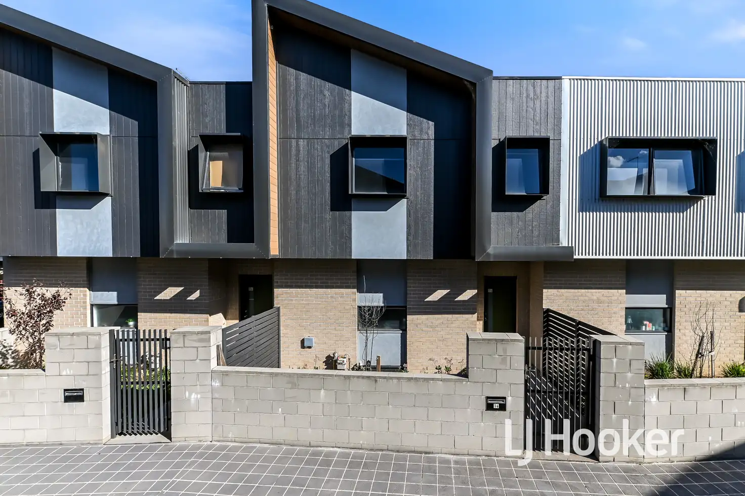 Main view of Homely townhouse listing, 14 Kanuri Way, Pakenham VIC 3810