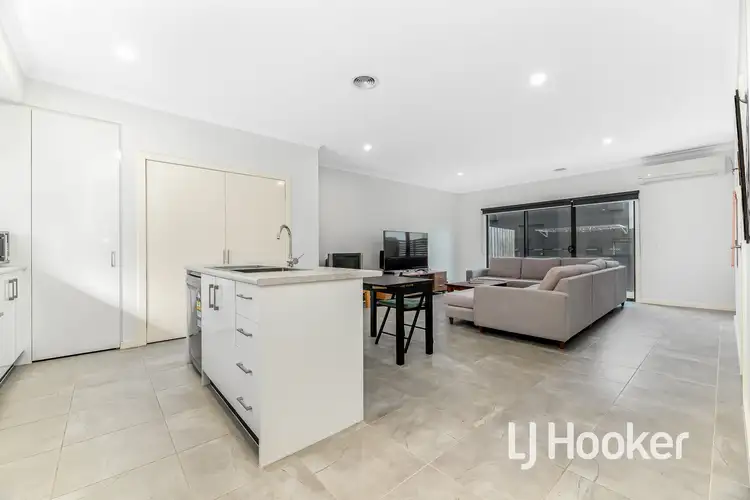 Sixth view of Homely townhouse listing, 14 Kanuri Way, Pakenham VIC 3810