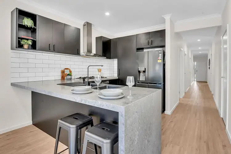 17 Yumbarra Parade, Wollert VIC 3750