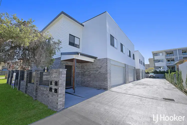 2/8 Meredith Street, Redcliffe QLD 4020