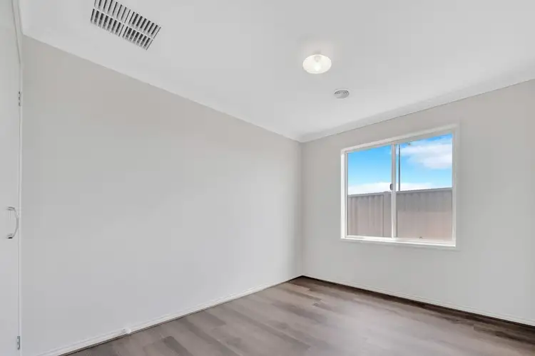 Fifth view of Homely house listing, 39 Bellerive Crescent, Strathtulloh VIC 3338