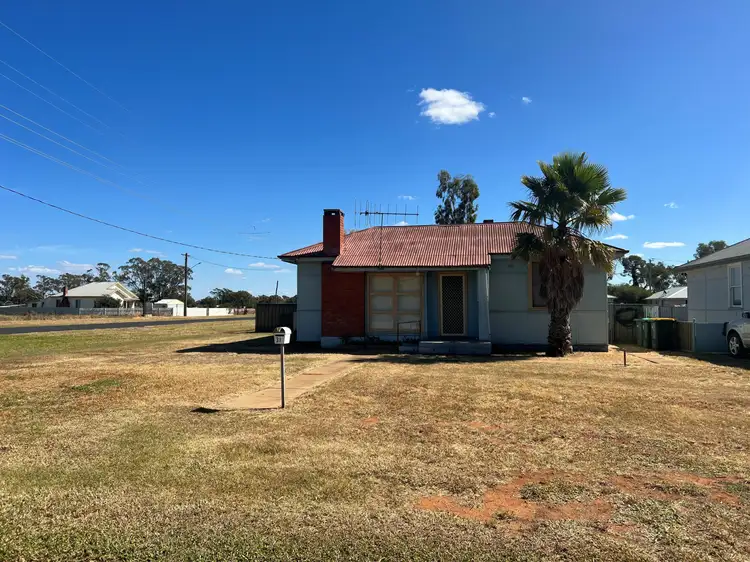 31 Campbell Street, Trangie NSW 2823