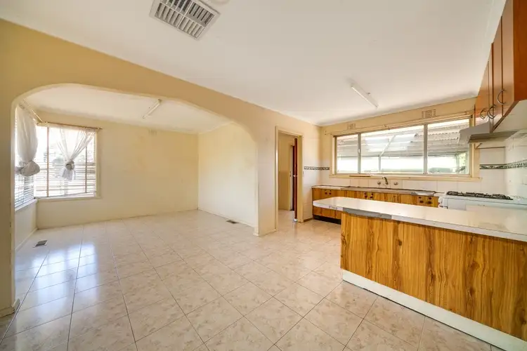Fifth view of Homely house listing, 1 KINGSCLERE AVENUE, Keysborough VIC 3173