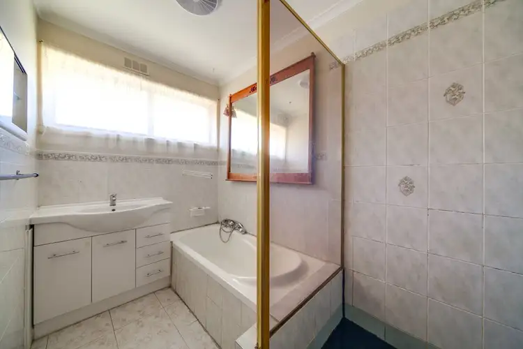 Sixth view of Homely house listing, 1 KINGSCLERE AVENUE, Keysborough VIC 3173