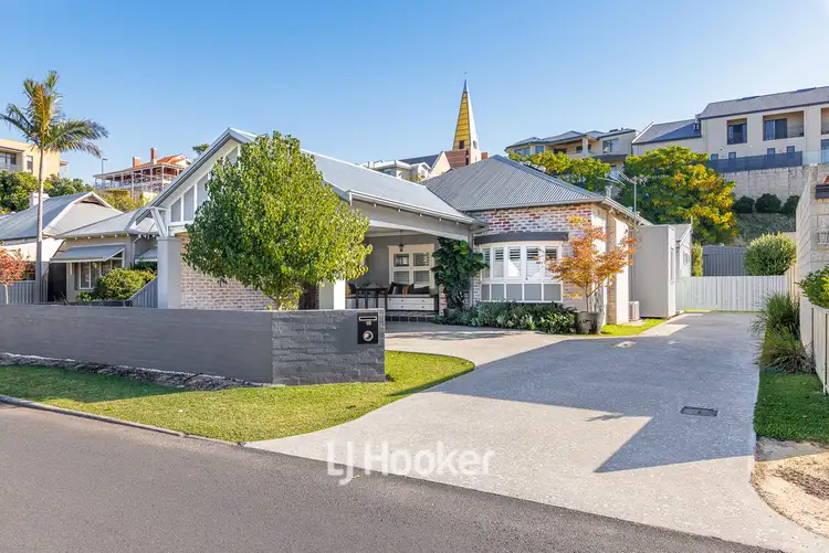 18 Sampson Road, Bunbury WA 6230